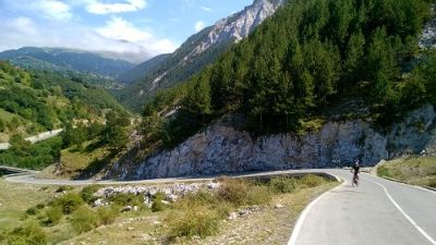 Bryan Crosland Cycling on the  tour with redspokes